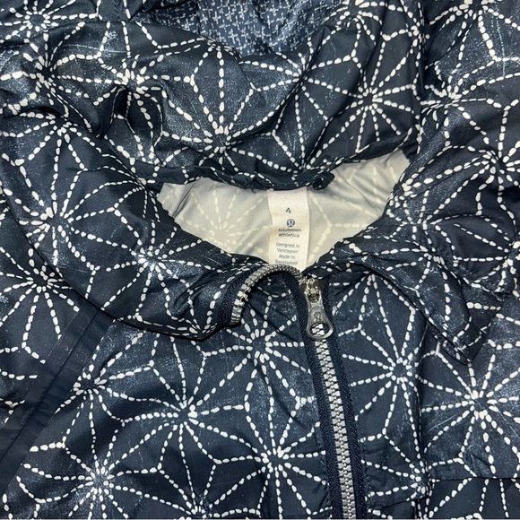 Lululemon Navy Blue White Quarter Zip Hooded Pullover Women’s 4 EUC - Picture 7 of 9